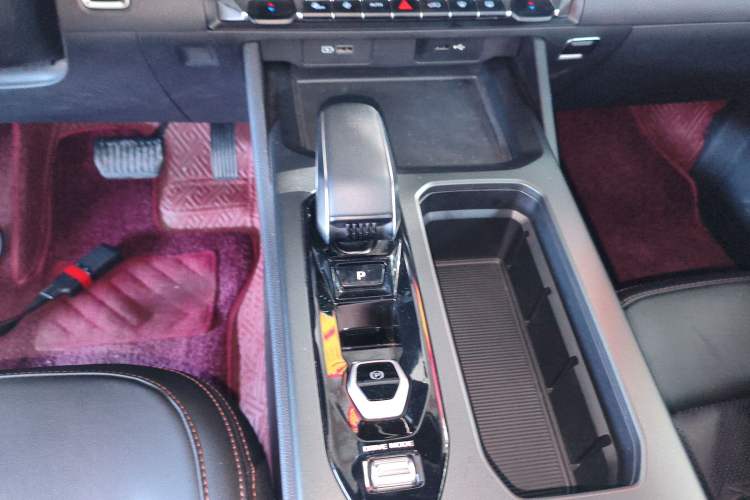 Used Geely Auto Haoyue L 2023 2.0T DCT Prestige Edition