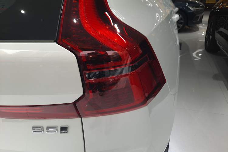 Used Volvo XC60 2026 B5 4x4 Smart Luxury Edition