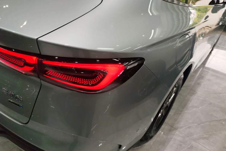 Used BYD Seal 06 New Energy 2025 DM-i Smart Drive 80KM Luxury Model Right Rear Taillight