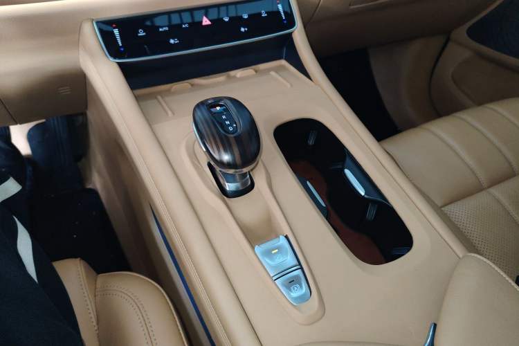 Used VOYAH Dream 2024 PHEV Extended-Range Premium Edition