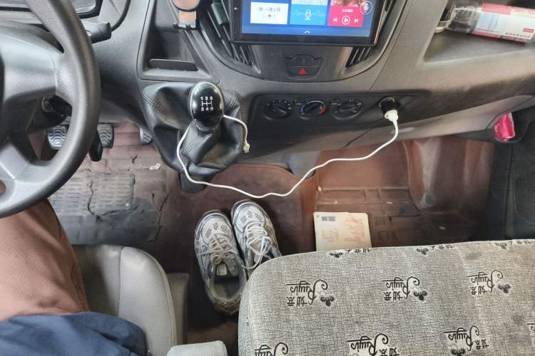 Used Ford Transit 2017 2.0T Diesel Multi-Function Commercial Vehicle Mid-Drive Mid-Roof China V Standard