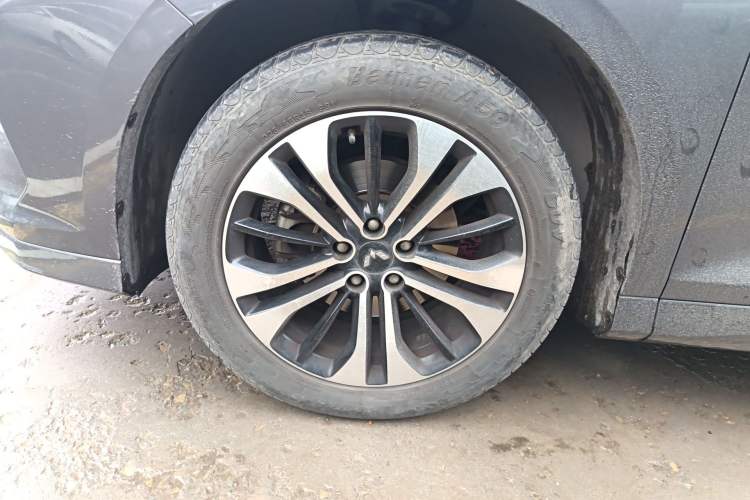 Used Wuling Victory 2020 1.5T CVT Flagship Edition Left Front Wheel Hub