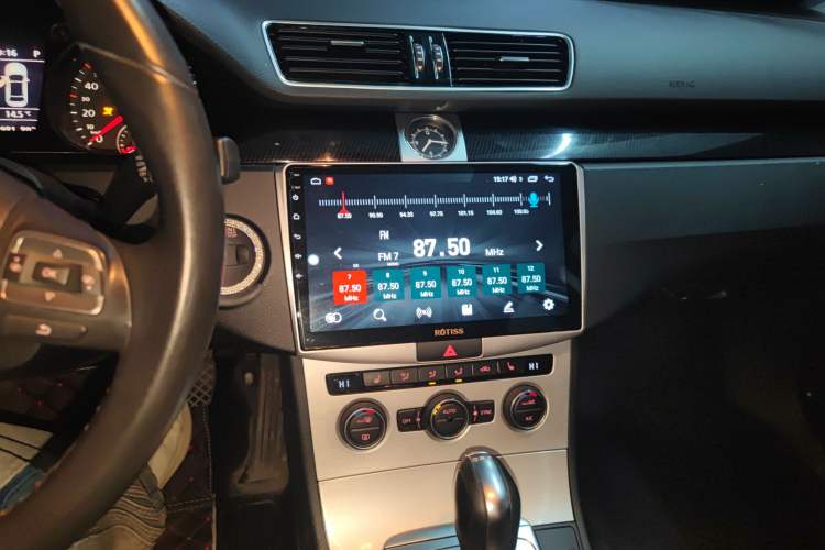 Used Volkswagen Magotan 2016 1.8TSI Luxury Comfort Model Audio And AC Panel