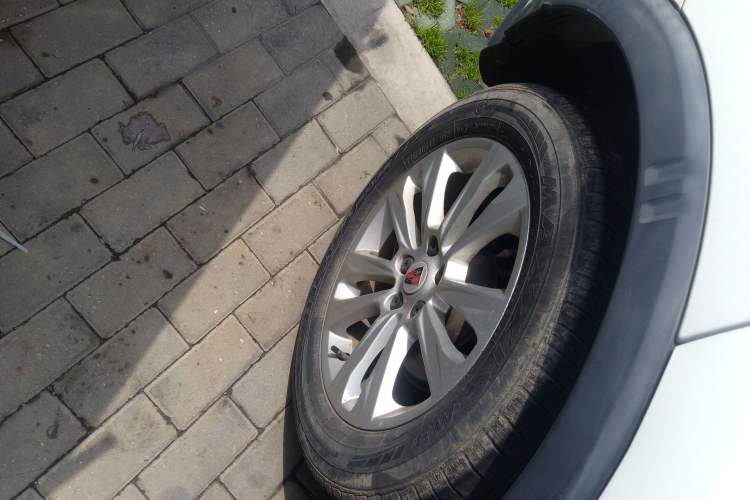 Used Roewe RX5 2018 20T Two-Wheel Drive Automatic Internet Smart Edition
