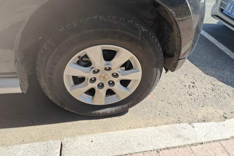 Used Mitsubishi Pajero 2020 3.0L Automatic Prestige Off-Road Edition Right Front Wheel Hub