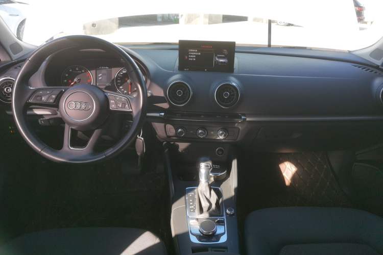 Used Audi A3 2020 Sportback 35 TFSI Ambition China VI Center Console