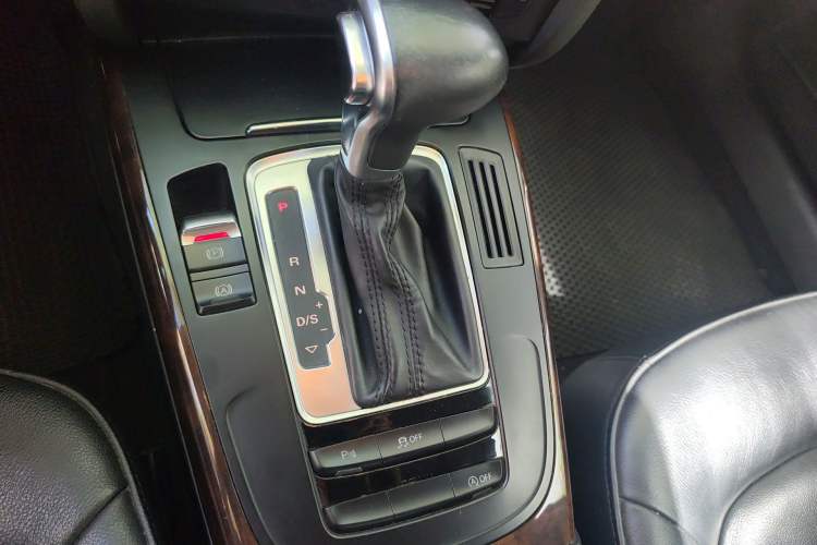 Used Audi A4L 2013 35 TFSI Automatic Comfort Model Gear Lever