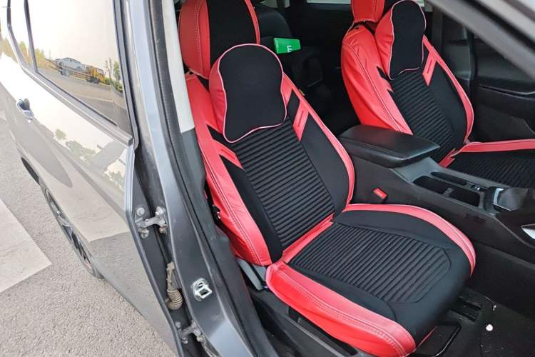 Used Chevrolet Orlando 2019 Redline 530T Automatic Enjoyment Version (5+2 Seating) China VI Right Front Seat