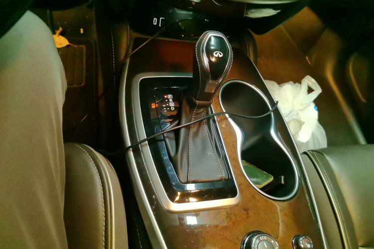 Used Infiniti QX60 2020 2.5 S/C Hybrid Two-Wheel-Drive Excellence Edition
