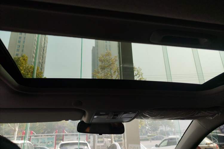 Used Kia kx1 Stonic 2021 1.4L CVT Sunroof Model
