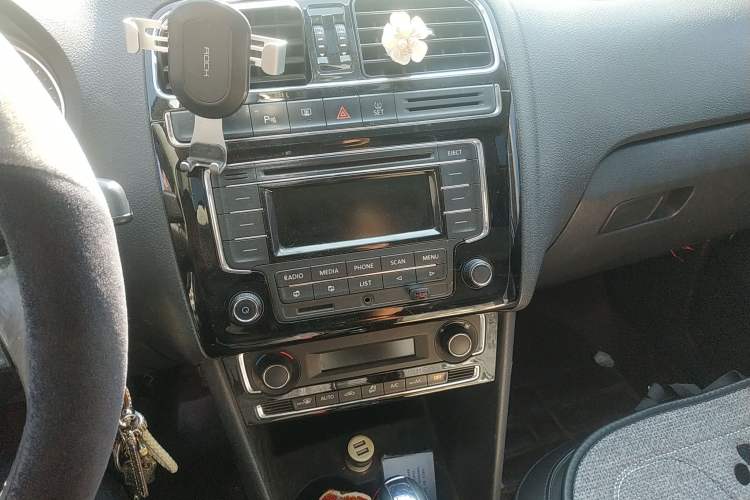 Used Volkswagen Polo 2014 1.6L Automatic Luxury Edition