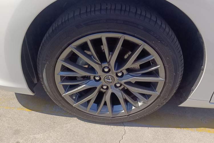 Used Lexus ES 2022 200 Excellence Edition
