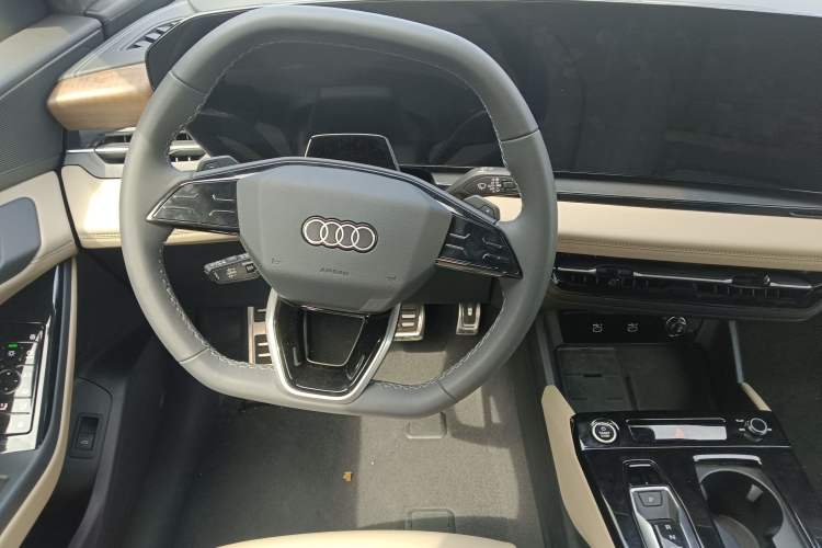 Used Audi Q6L e-tron 2026 First Launch Navigation Edition Steering Wheel