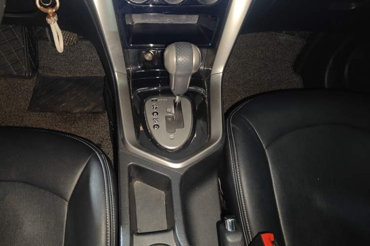 Used Venucia T70 2016 2.0L CVT Smart Choice Edition
