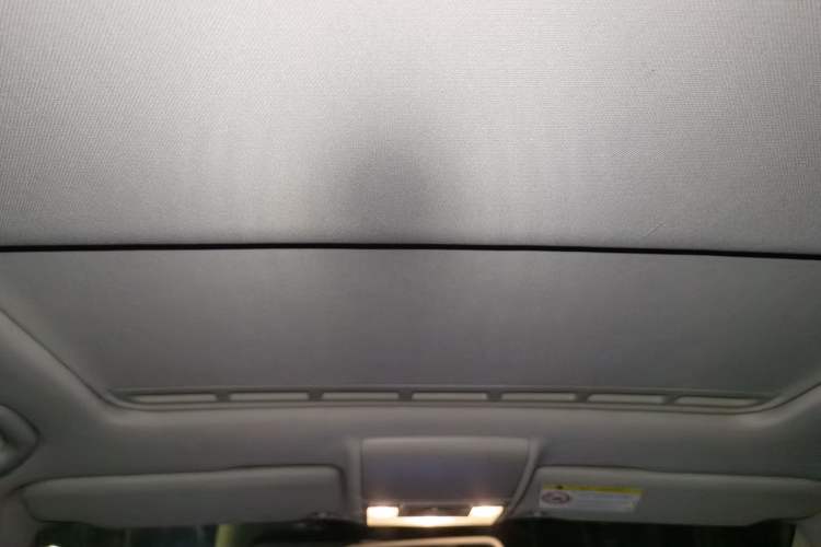 Used Volkswagen Lavida 2013 Revised Version 1.6L Automatic Luxury Edition Headliner