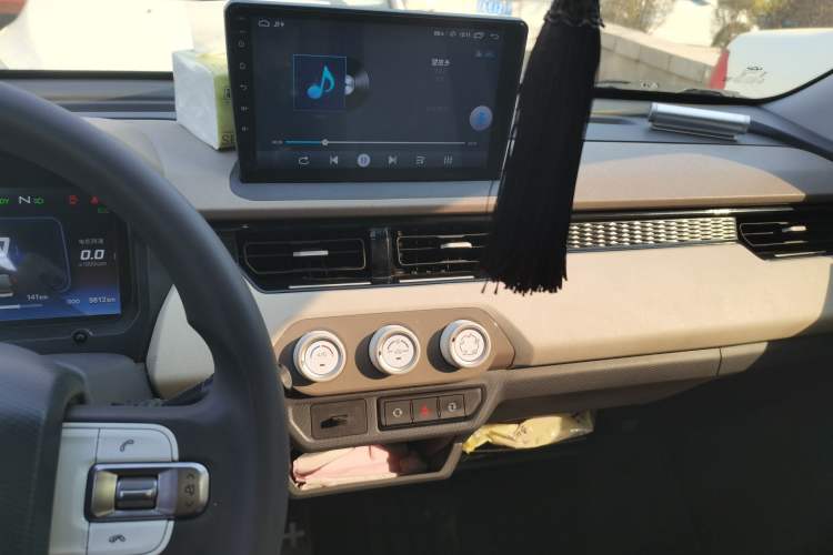 Used Chery QQ Ice Cream 2024 Edition Youth Version 205km Sundae Audio And AC Panel