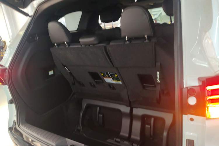 Used Toyota Sienna 2024 2.5L Hybrid Four-Wheel Drive Prestige Edition