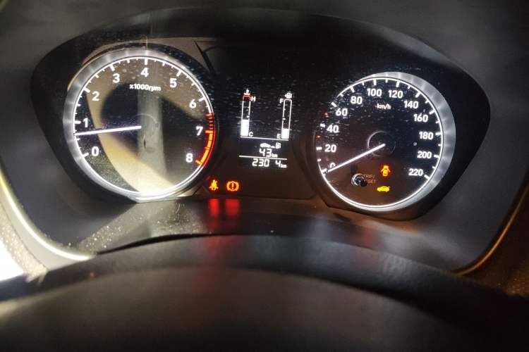 Used Hyundai Verna (older generation) 2017 1.4L Manual Huancai Edition China V Standard Odometer Close Up