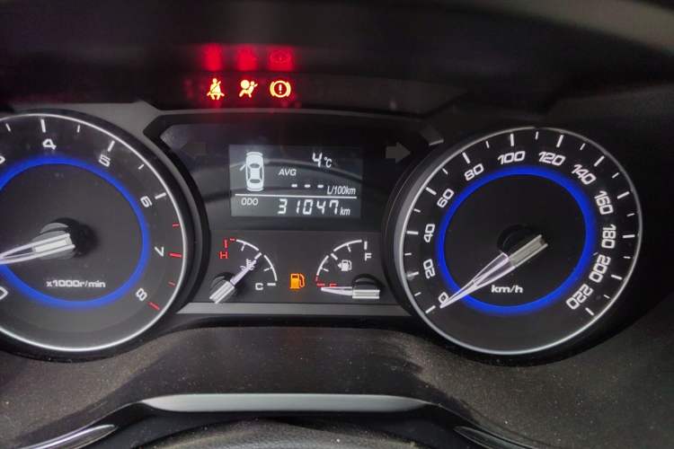 Used Changan Alsvin V7 2015 1.6L Manual Enjoyment Model China IV Standard
