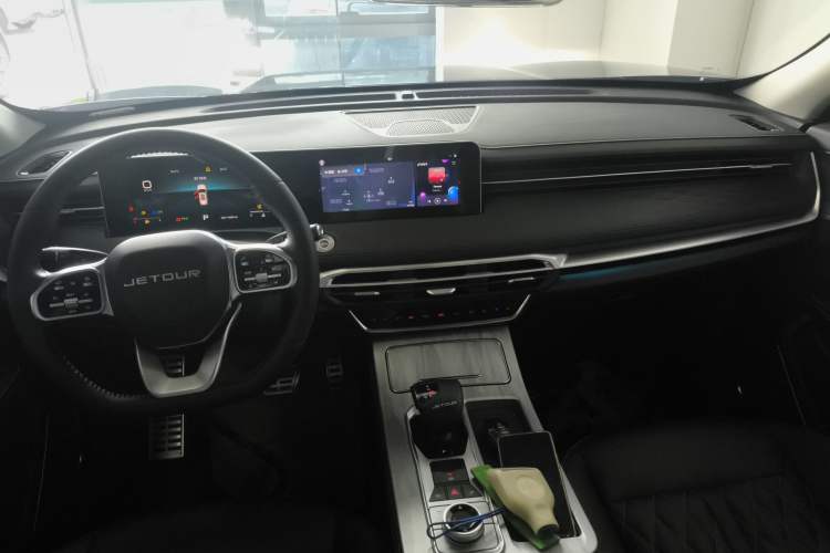 Used JETOUR X70 PLUS 2023 1.6T DCT Stronger 5-Seater