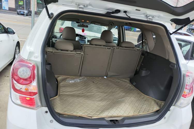 Used Toyota Verso 2014 Starlight 180E CVT Elite Edition
