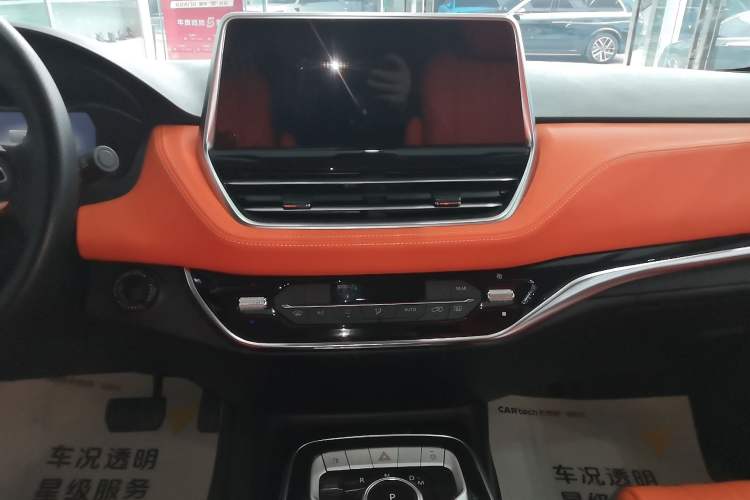 Used SAIC MAXUS G20 2023 Facelifted PLUS 2.0T Gasoline Automatic Luxury Edition