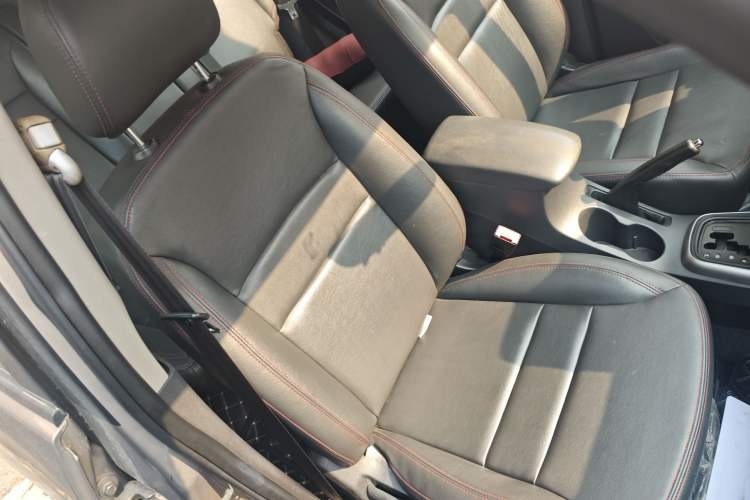 Used Chery Tiggo 3 2015 1.6L CVT ZhiShang Commemorative Edition
