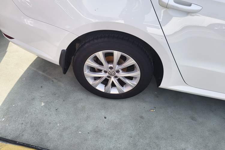 Used Volkswagen Lavida 2017 1.6L Automatic Comfort Edition
