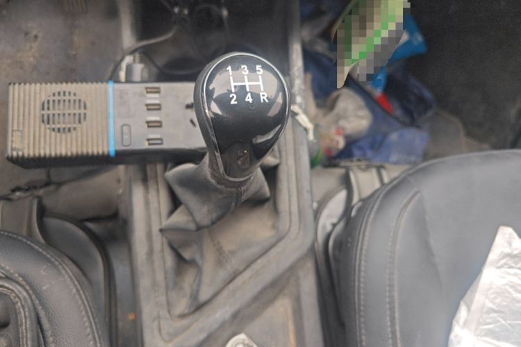 Used CHANGAN KAICHENG Ruixing M60 2023 1.6L CNG Comfort-Grade 6-Seater Passenger Vehicle
