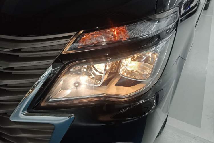 Used FORTHING Lingzhi 2023 M5L 1.6L Base Model 7 Seats Left Front Headlight