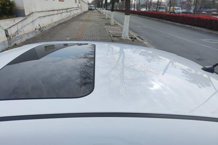 Used Hyundai Verna (older generation) 2017 1.4L Manual Colorful Skyroof Version China V Standard Roof