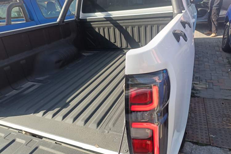 Used Great Wall Poer 2024 2.4T Commercial Version Automatic Diesel 4x4 Elite Edition
