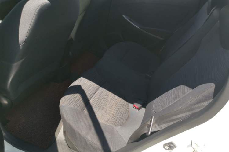 Used Hyundai Verna Ray 2014 1.4L Automatic GLX
