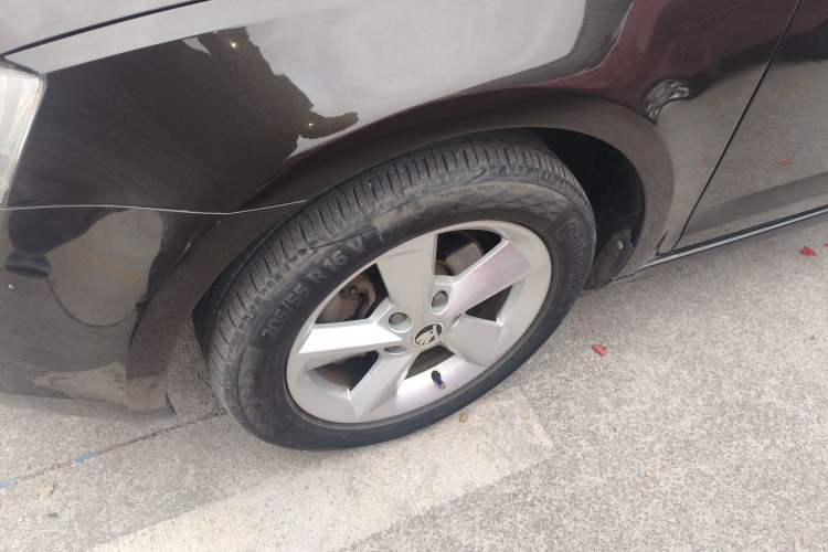 Used Skoda Octavia 2015 1.6L Manual Yijie Edition
