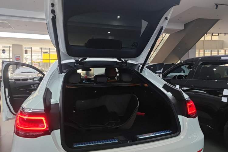 Used Mercedes-Benz GLC Coupe 2020 GLC 300 4MATIC Coupe SUV
