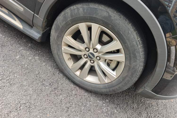 Used Lincoln MKX 2015 2.0T Two-Wheel Drive Deluxe Edition