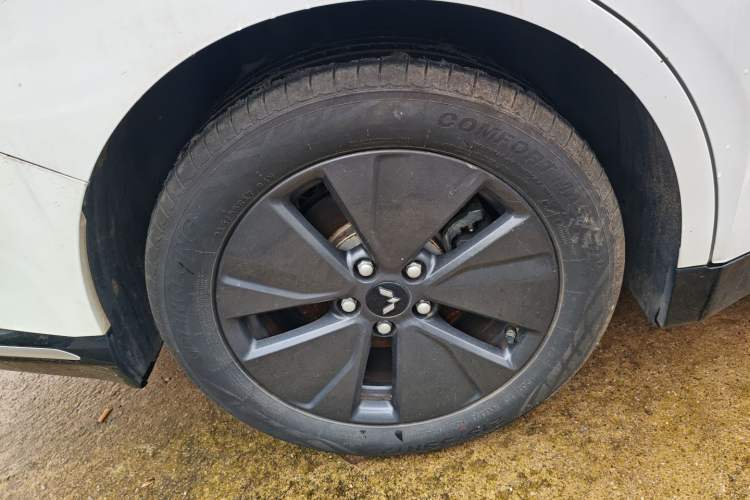 Used Wuling Xingguang 2024 Co-Creation Edition 70 Standard Model Right Rear Wheel Hub