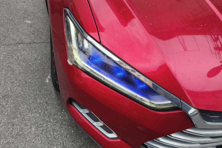 Used BYD Qin Pro New Energy 2019 DM Super Edition 1.5TI Automatic Smart Connect X-Trail Model China V Standard Right Front Headlight