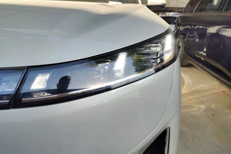 Used Dongfeng eπ eπ008 2024 210Max Range-Extended Version 6 Seats