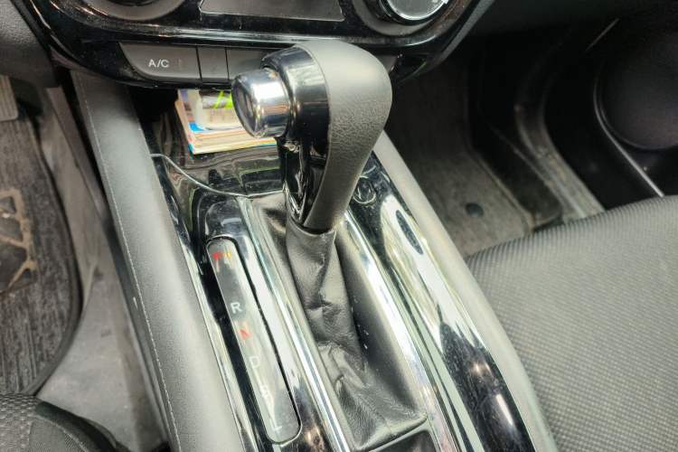 Used Honda Vezel 2015 1.5L CVT two-wheel drive Comfort trim