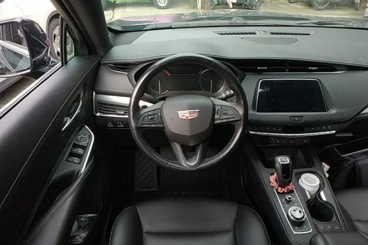 Used Cadillac XT4 2018 28T Two-Wheel Drive Leading Version
