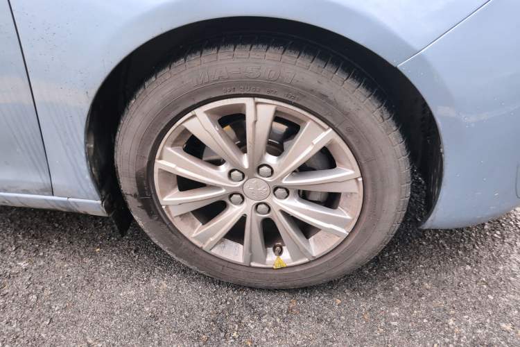 Used Peugeot 308S 2015 1.2T Automatic Jingchi Edition Right Front Wheel Hub