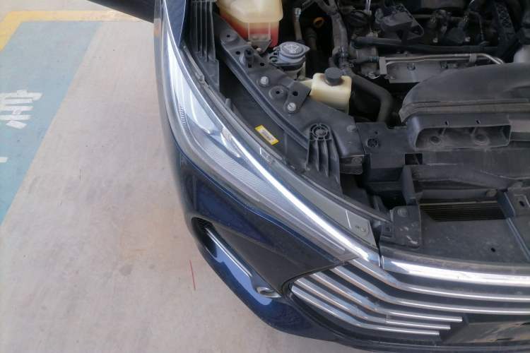 Used BYD Song MAX 2018 1.5T Automatic Smart Connect Elite Model with 6 Seats
