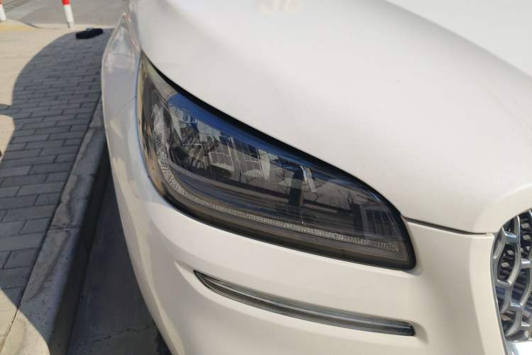 Used Lincoln Corsair 2022 2.0T Two-Wheel Drive Deluxe Edition Right Front Headlight