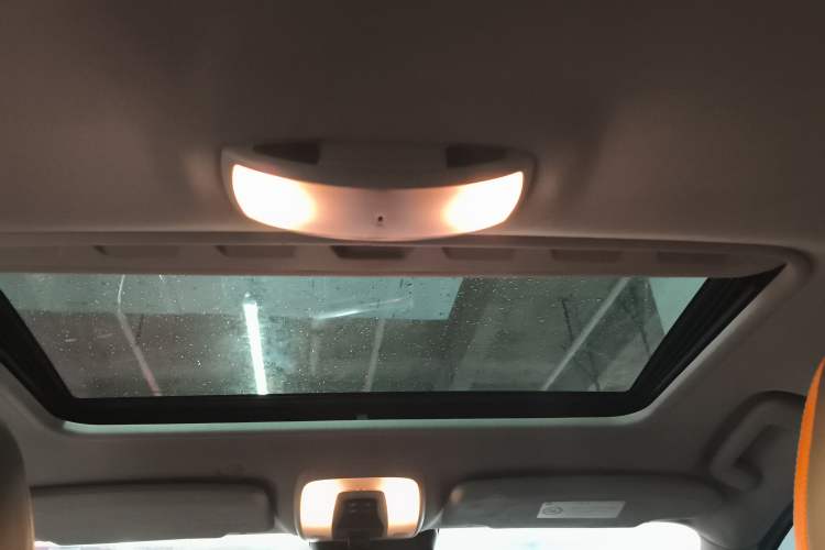 Used Volvo V60 2015 T5 Zhiya Edition
