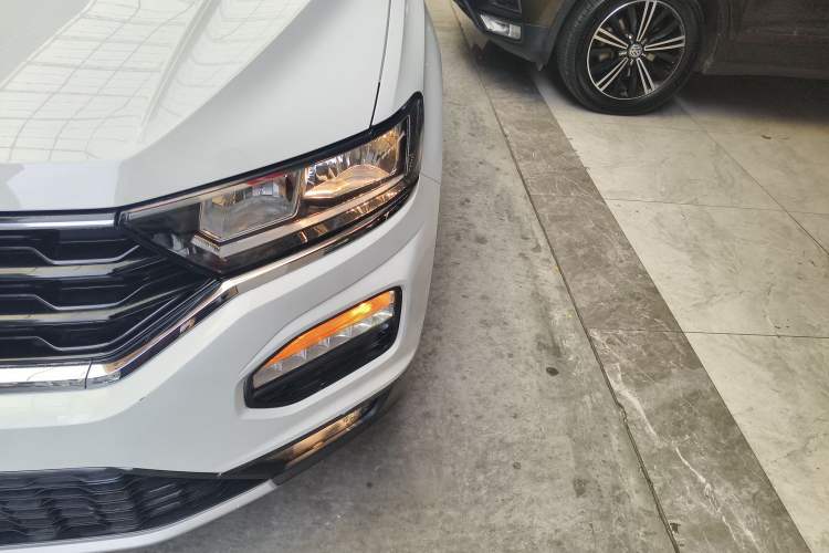 Used Volkswagen T-ROC 2019 230TSI DSG Two-Wheel Drive Fashion Edition China VI Standard Left Front Headlight