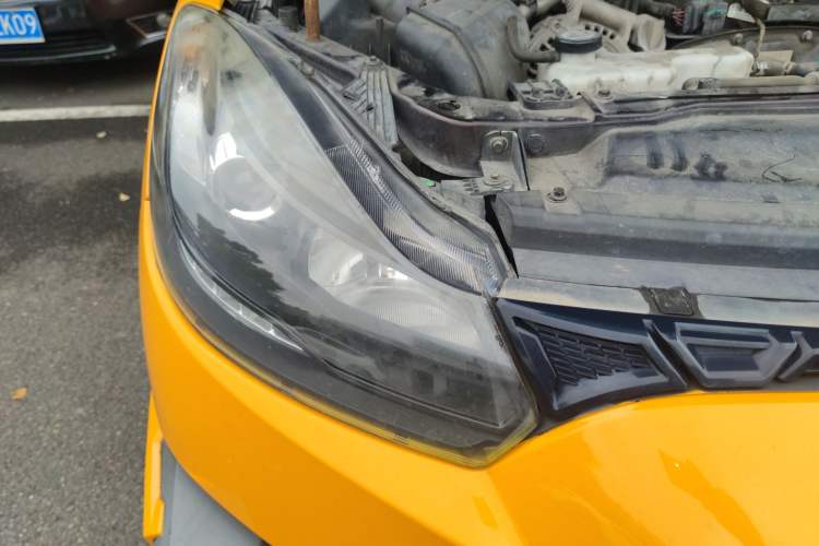 Used JMC Yuhu 5 2019 2.0T Diesel Manual Two-Wheel Drive Enhanced Version China VI Standard Long Wheelbase