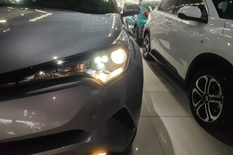 Used Toyota IZOA 2018 2.0L Yichi Version China VI Standard