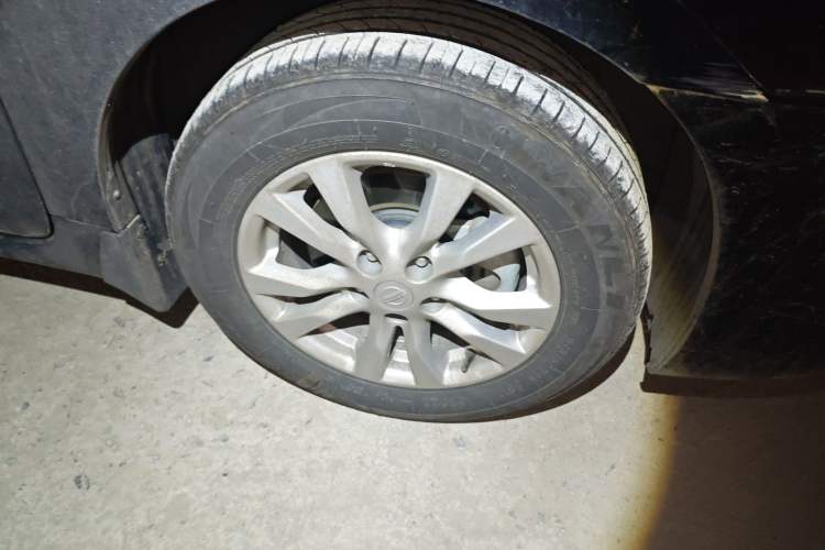 Used Nissan Teana 2013 2.0L XL Comfort Edition Right Front Wheel Hub