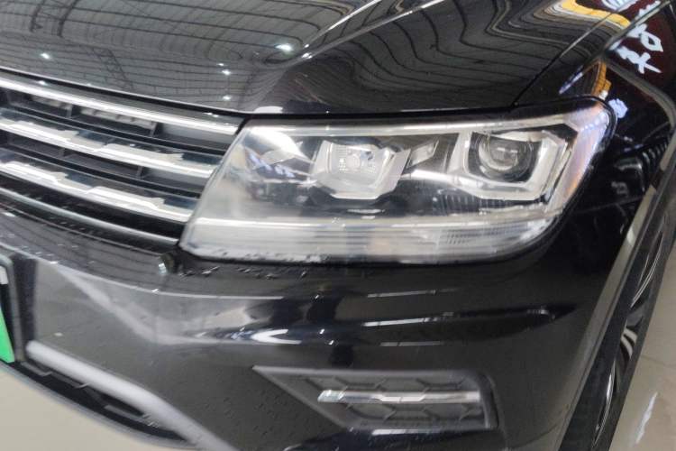 Used Volkswagen Tiguan L 2020 330TSI Automatic Two-Wheel Drive Panoramic Comfort Edition China VI Standard Left Front Headlight
